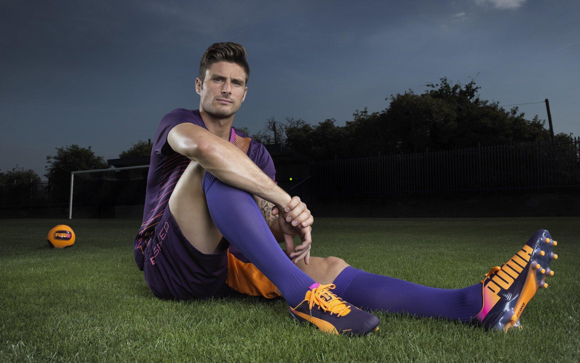 十六岁后远征海外，青少年运动员拥抱全球化新纪元